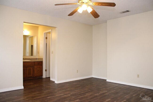 Building Photo - 7608 Wilshire Rd