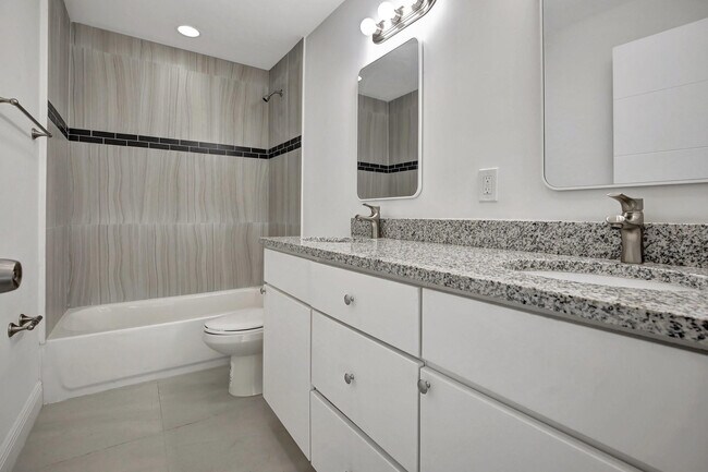 Building Photo - 1106 S 20th Ave