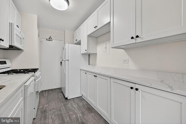 Building Photo - 1900 Lyttonsville Rd