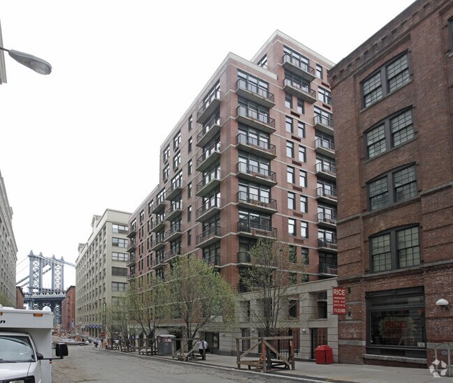 Building Photo - 65 Washington Street