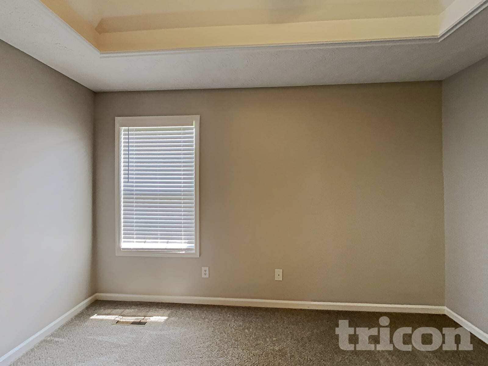 Building Photo - 901 Highland Dr