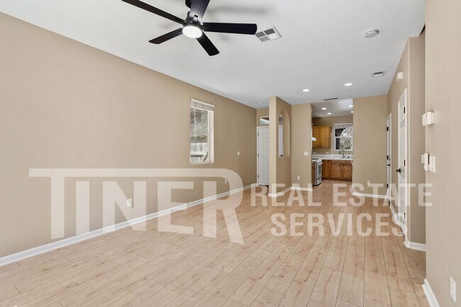 Building Photo - 2371 Snowberry Cir