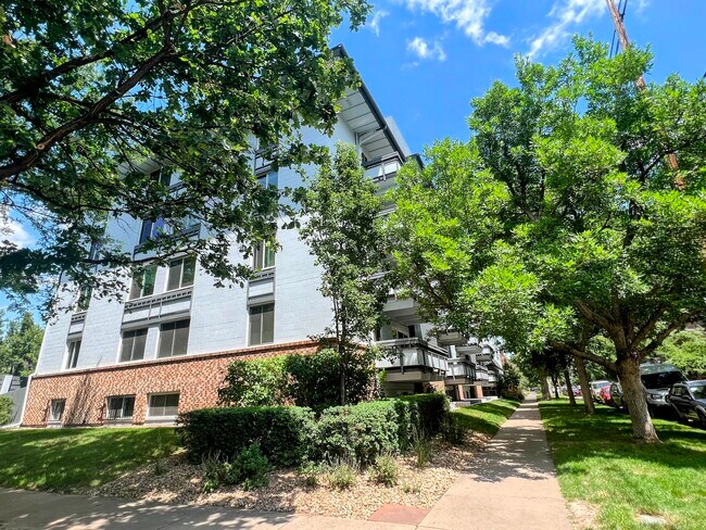 Building Photo - 555 E 10th Ave