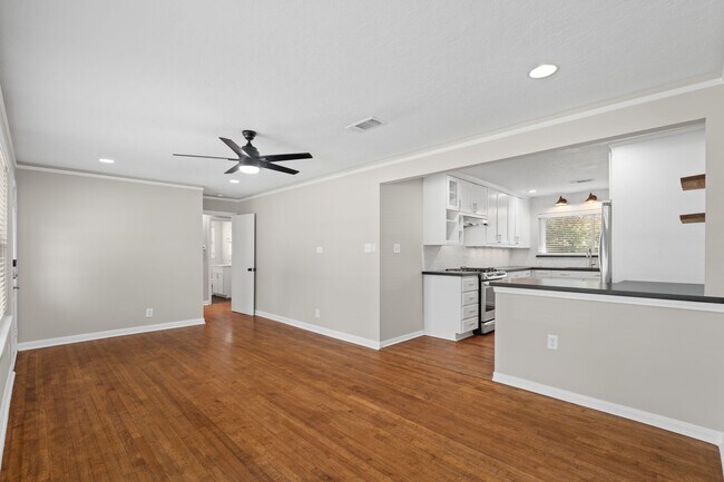 Building Photo - 2007 Wakefield Dr