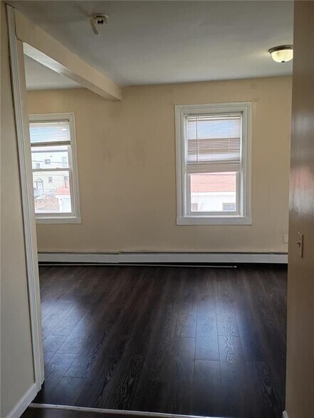 Building Photo - 278 Sayles St