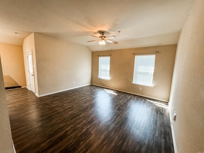 Building Photo - 6305 Lena Dr
