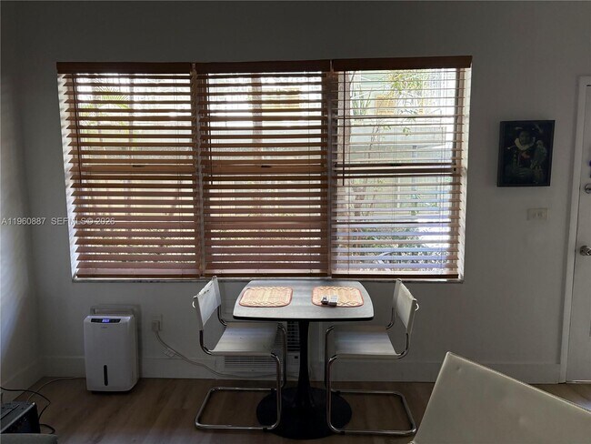 Building Photo - 1325 Meridian Ave