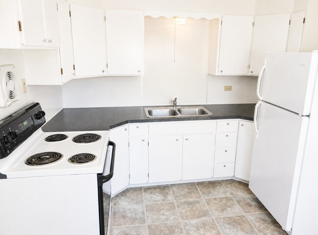 Building Photo - Charming 2-Bed Home in Fairhaven Neighborhood!