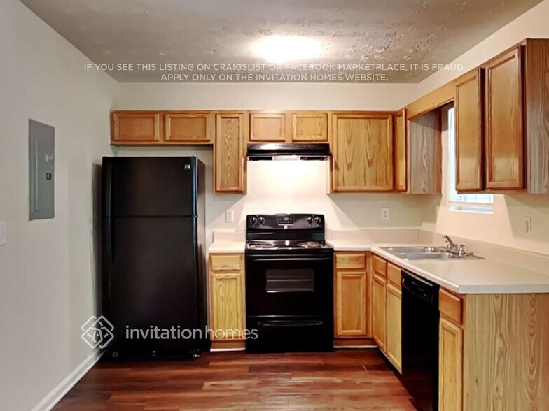 Building Photo - 395 Crestfield Cir