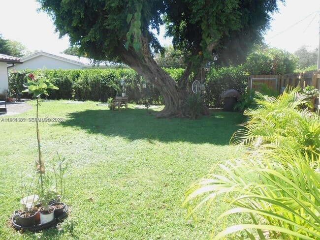 Building Photo - 9530 NW 1st Ave