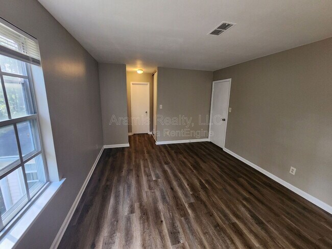 Building Photo - 1366 Heritage Glen Dr