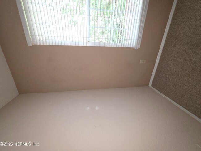 Building Photo - 13810 Sutton Park Dr N