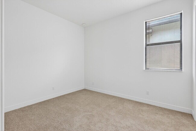 Building Photo - 11344 SW Pietra Wy