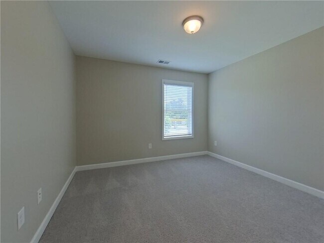 Building Photo - 128 E Rdg Wy
