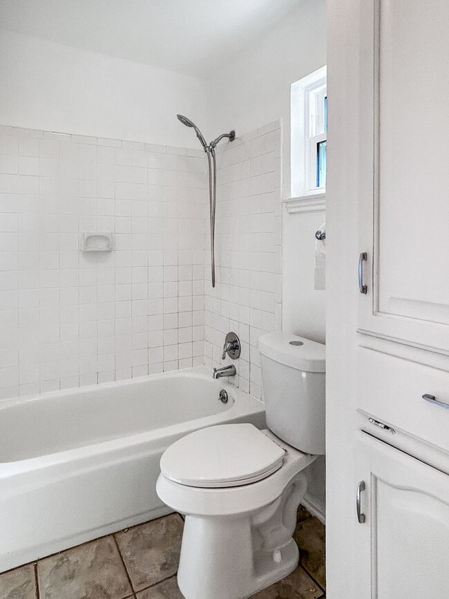 Building Photo - Inviting Northwest San Antonio Home - Fireplace, Office Flex, & Mature Trees