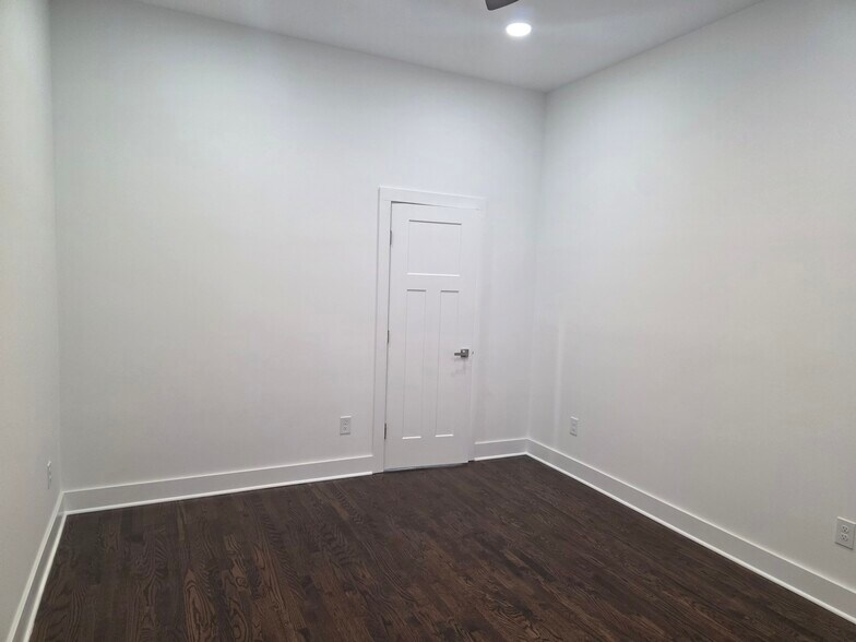 MASTER BEDROOM - 2715 Delaware Ave