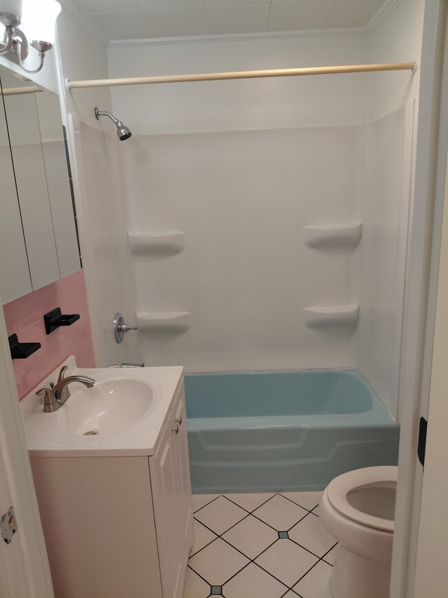 FULL BATHROOM 1 - 2705 Barth Ave