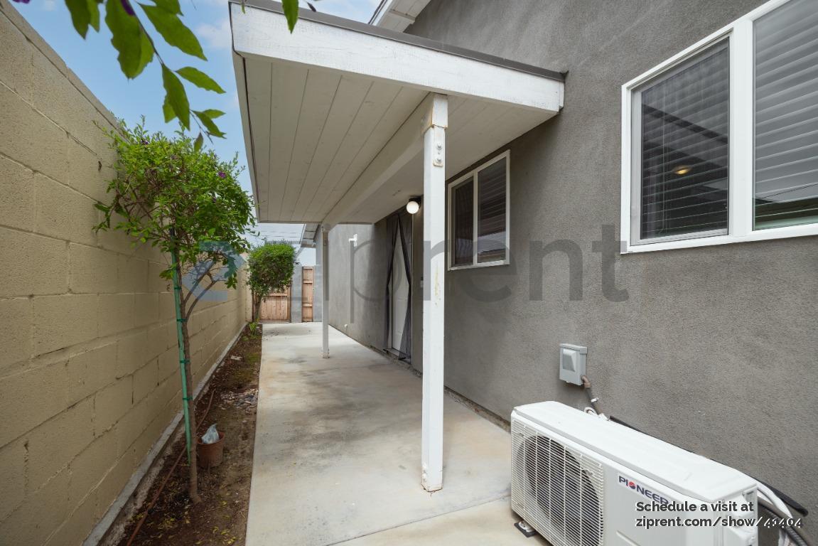 Building Photo - 1310 Breeze St
