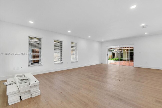 Building Photo - 7461 SW 115th Ct