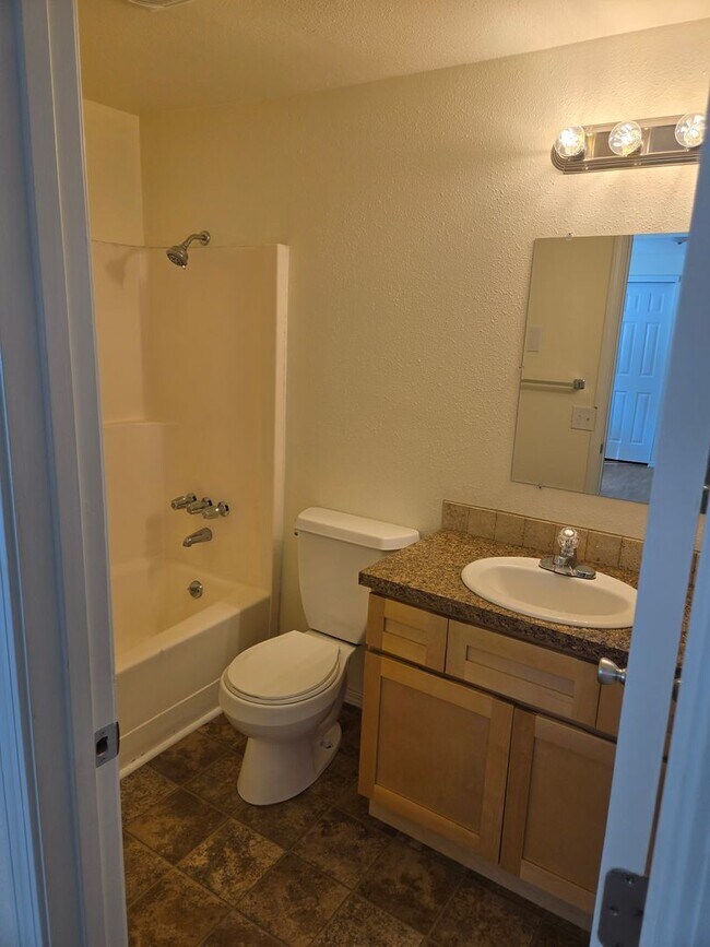 Building Photo - 326 Stanford Dr