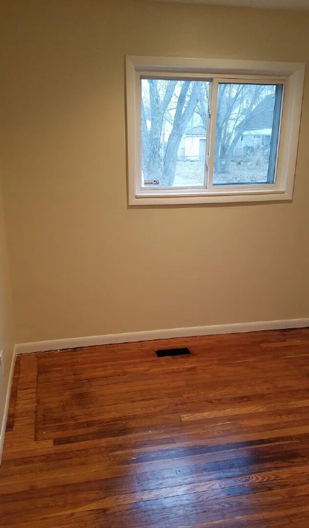 Building Photo - Three Bedroom for Rent!