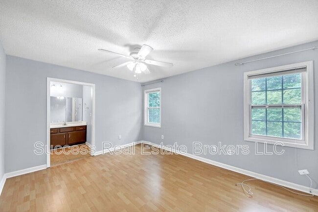 Building Photo - 4000 Sand Wedge Cir