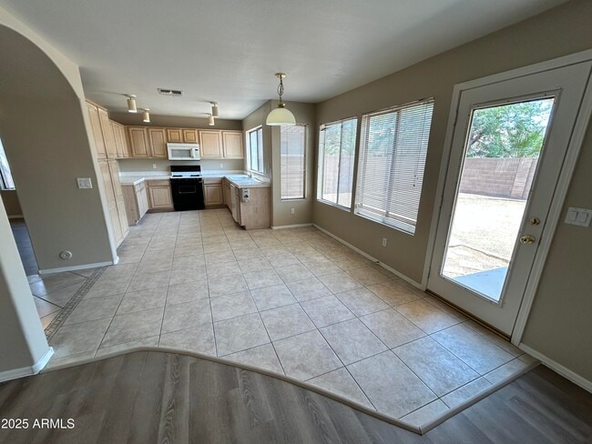 Building Photo - 8239 W Voltaire Ave