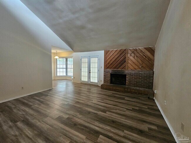 Building Photo - 4417 Eastpointe Dr