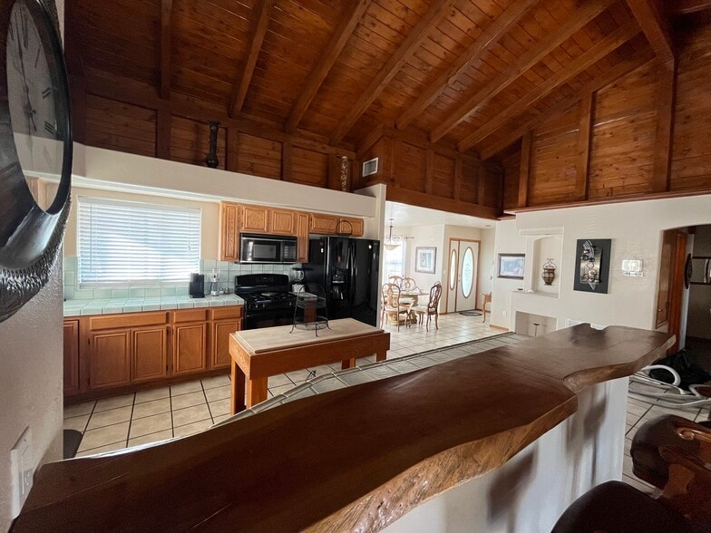 Building Photo - 2760 Inverness Dr