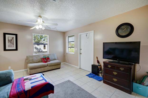 Building Photo - 8867 Sunset Dr