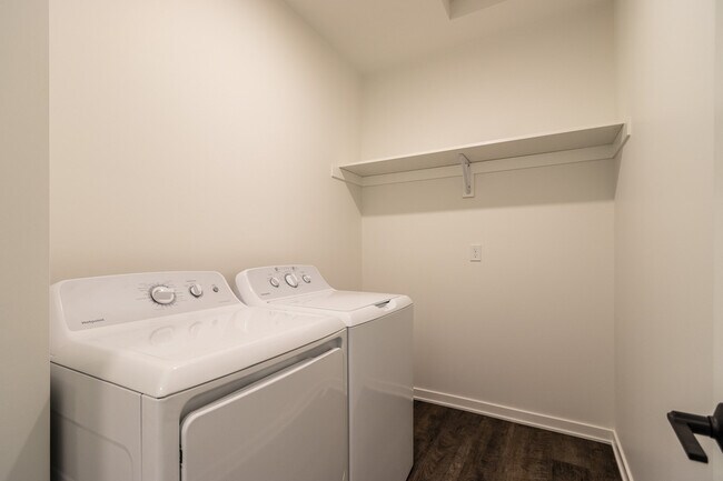 Building Photo - 1920 Edwards St