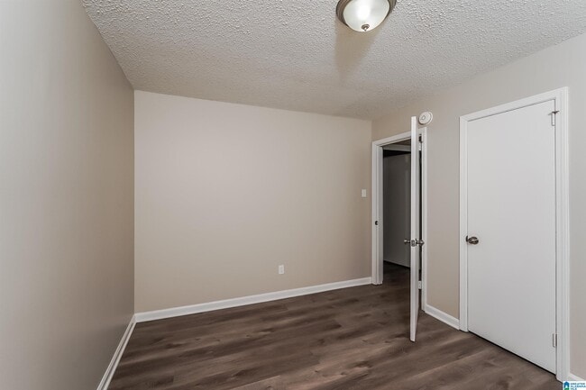 Building Photo - 18 Moonglow Dr