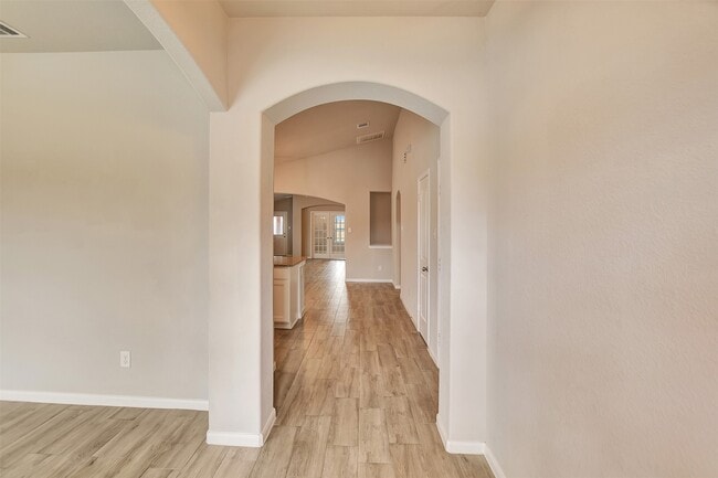 Building Photo - 388 Kendall Crest Dr