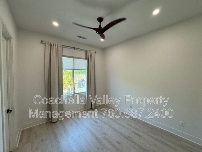 Building Photo - 74635 Tesla Dr