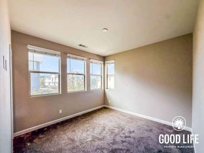 Building Photo - 16755 Coyote Bush Dr