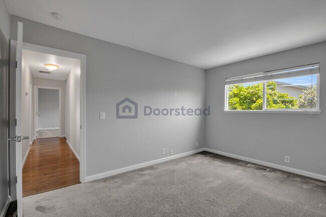 Building Photo - 1492 Via Cancion