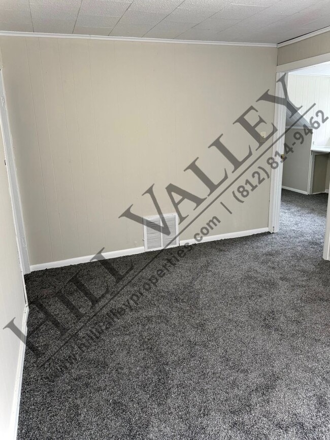 Building Photo - Three Bedroom Home - North