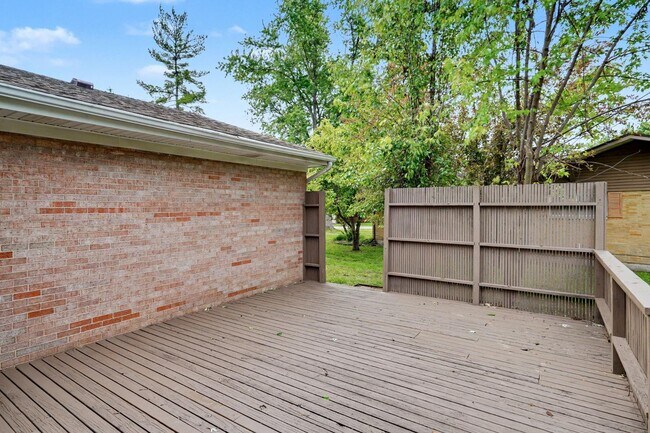 Building Photo - 2569 Richmar Dr