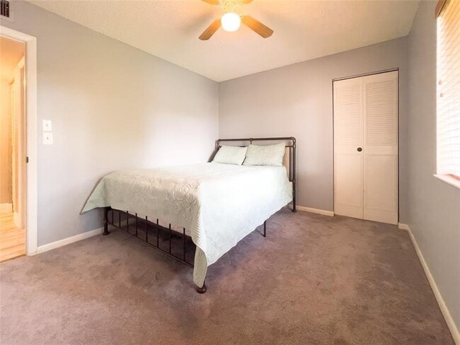 Building Photo - 340 Knotty Pine Cir