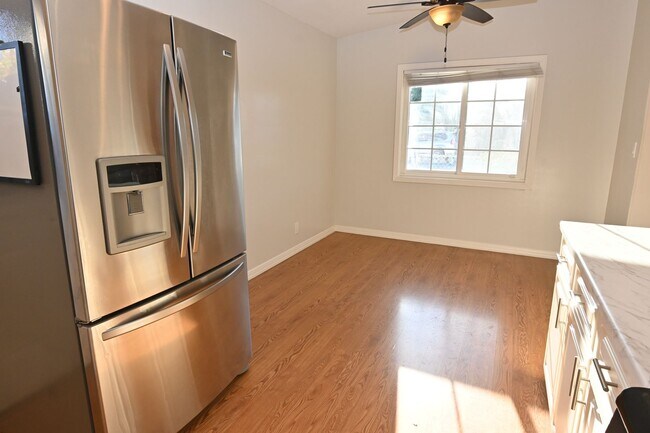 Building Photo - 1935 Jackson St