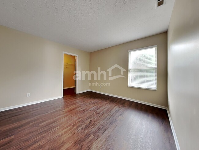 Building Photo - 3455 Lakebrook Ct