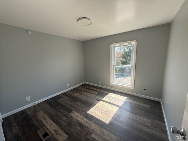 Building Photo - 417 Franklin St