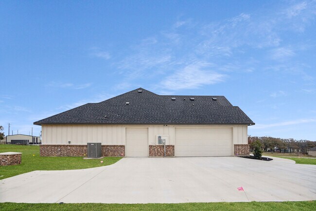 Building Photo - 1176 Paradise Pkwy