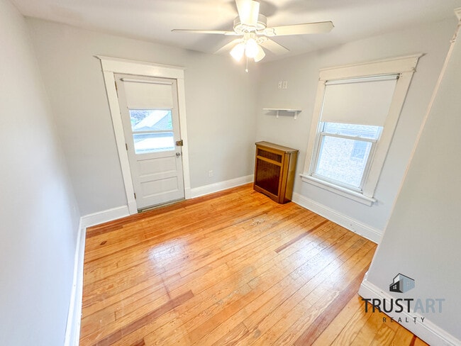Building Photo - 4 Bedroom house in Foxchase area of North ...