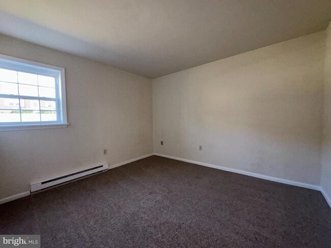 Building Photo - 7 Orchard Hills Dr