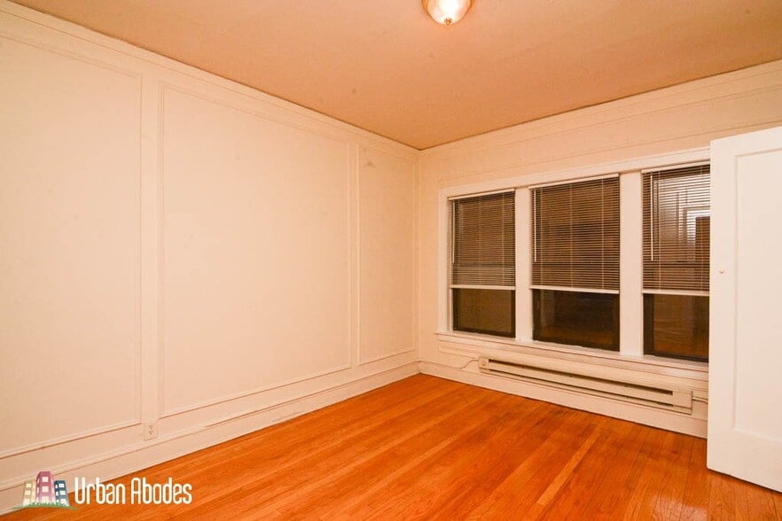 Building Photo - 1312 Oak Ave