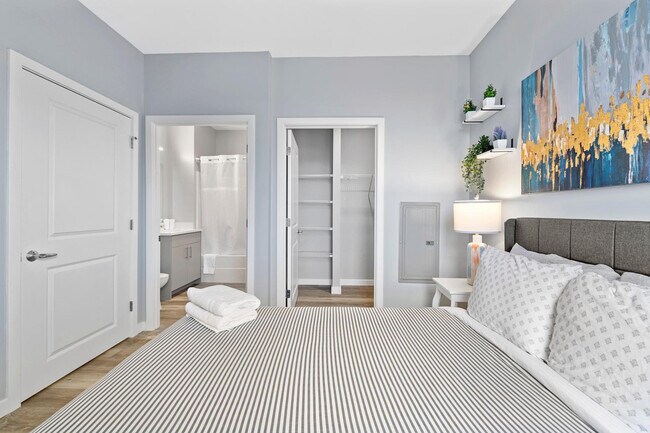 Building Photo - 95 Broadway-SI ID1240368P