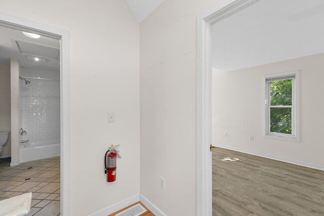 Building Photo - 58 Edgewood Ave