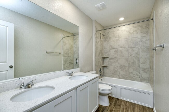 Building Photo - 111 Mountain Maple St