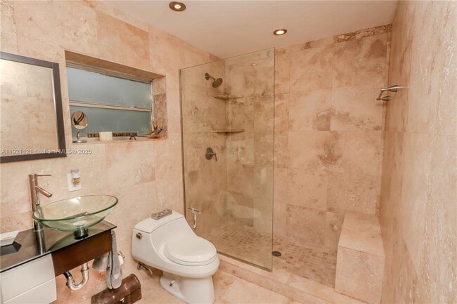 Building Photo - 1700 SW 14th Ave